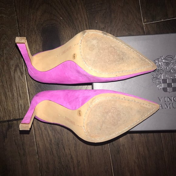 Vince Camuto Sariela Pointed Toe Pumps - Picture 5 of 10